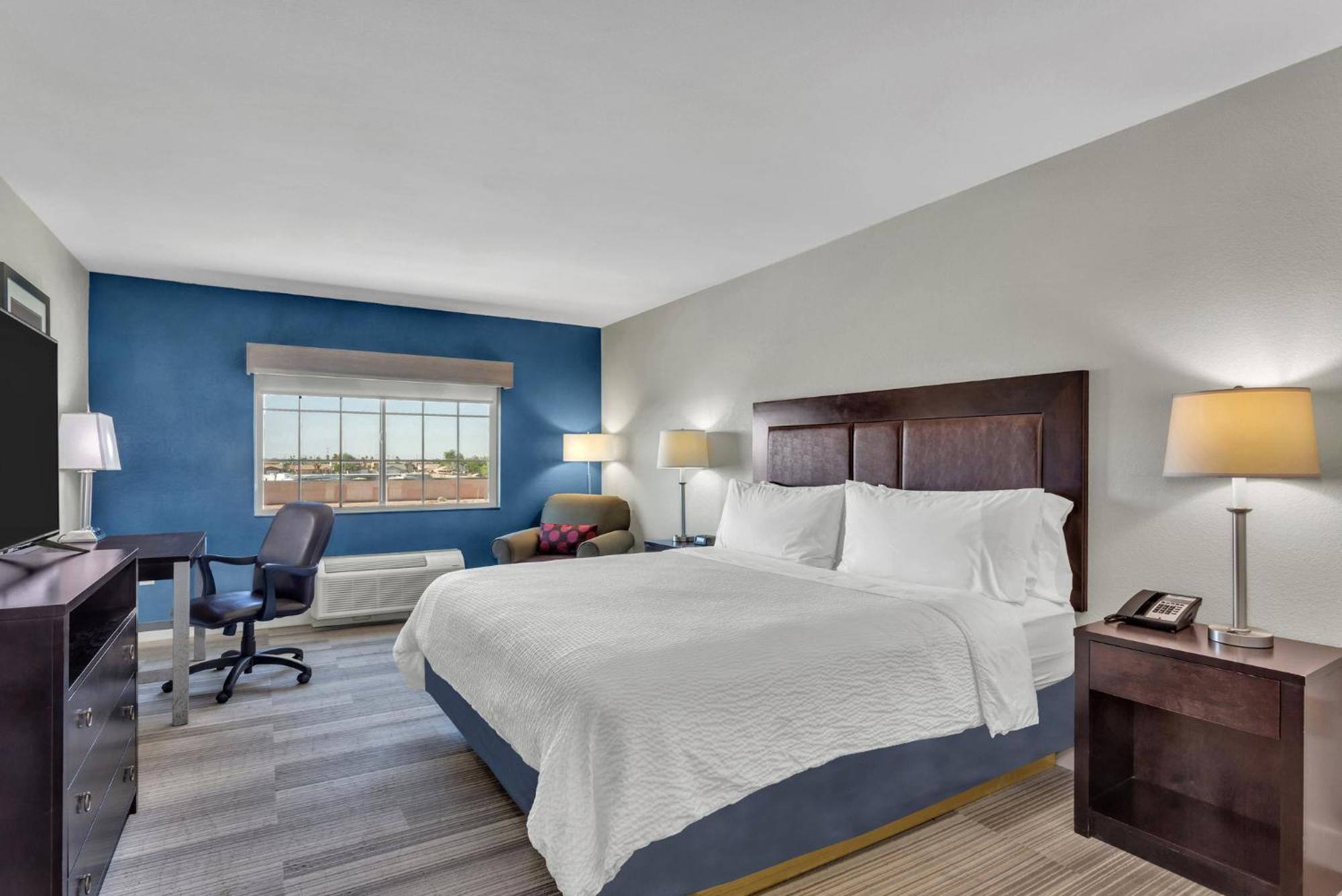 Holiday Inn Express Hotel & Suites El Centro By Ihg Exterior photo