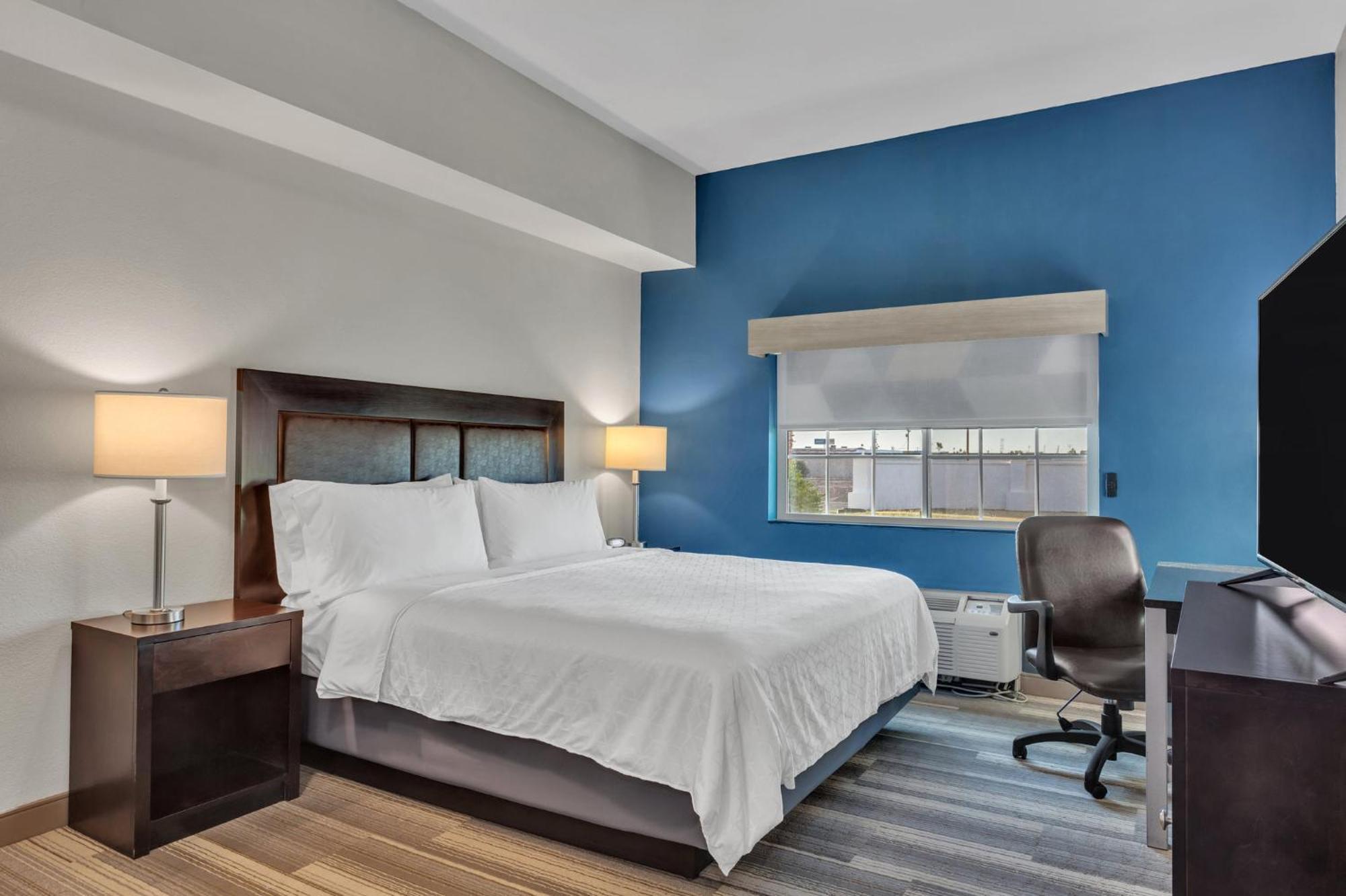 Holiday Inn Express Hotel & Suites El Centro By Ihg Exterior photo